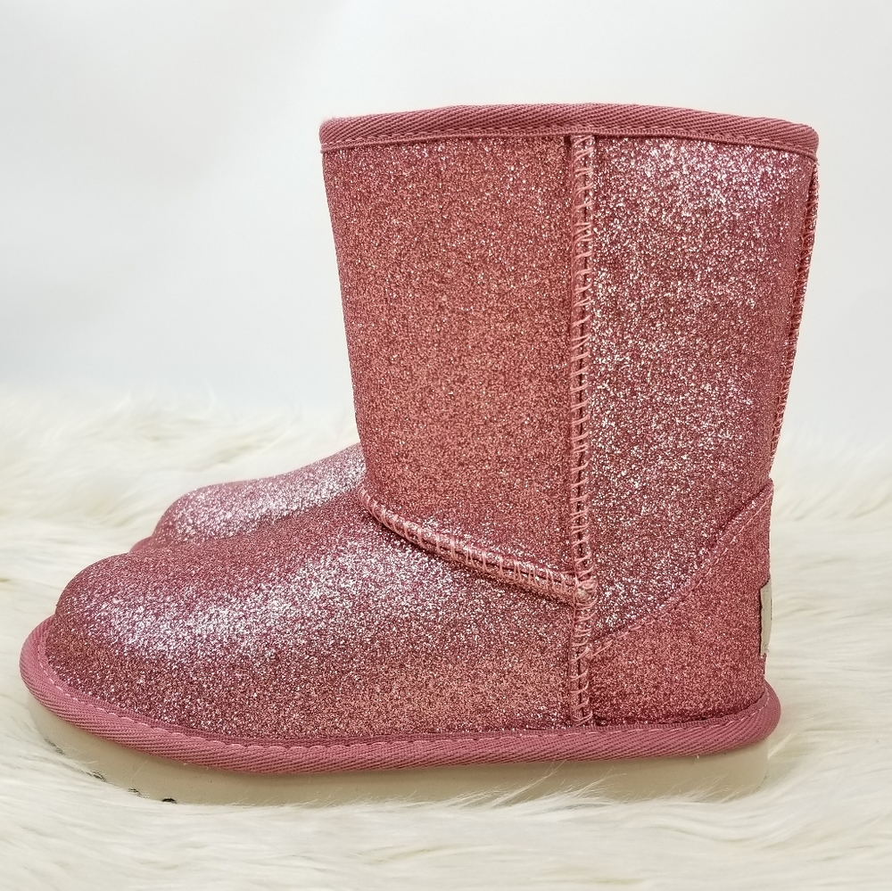 UGG Little Girls Classic Short II Glitter Pink